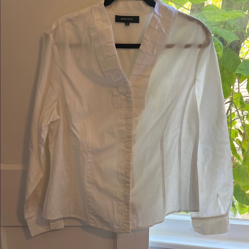 Jones Wear White Button Down Shirt with Pleated Collar